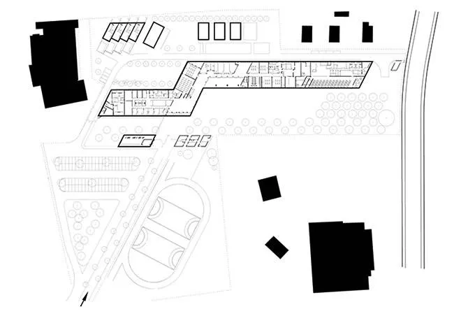 Plan de rez-de-chaussée: 1. Hall 2. Administration 3. Vie scolaire 4. Préau 5. Réfectoire et cuisine 6. Local vélos 7. Vestiaires 8. Logements de fonction Plan de rez-de-chaussée: 1. Hall 2. Administration 3. Vie scolaire 4. Préau 5. Réfectoire et cuisine 6. Local vélos 7. Vestiaires 8. Logements de fonction