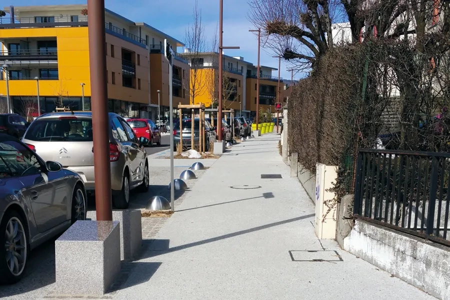 Les travaux se sont concentrés sur une zone de 400 m de long située sur la rue commerciale du bourg. Les travaux se sont concentrés sur une zone de 400 m de long située sur la rue commerciale du bourg.