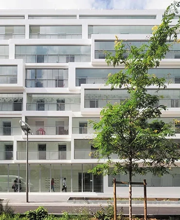 Les dimensions du cadre de chaque jardin d’hiver dévoilent la proportion de l’appartement qu’elle prolonge.
