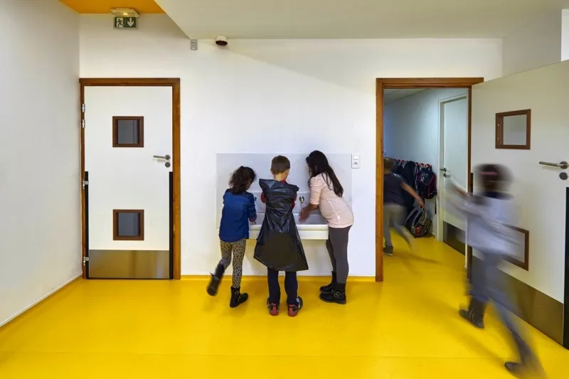 Vue sur une salle d’activités. Vue sur une salle d’activités.