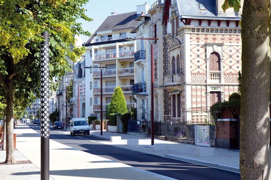 Vichy redécouvre l’Allier. L’atmosphère urbaine s’en ressent.
