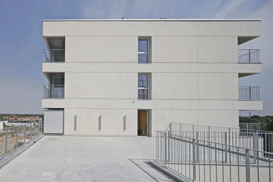 Dans les étages, les plateformes extérieures offrent près de 1 700 m2 d’espaces collectifs à partager.
