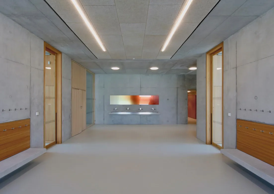 Hall entre les deux ateliers de l’accueil périscolaire. hall entre les deux ateliers de l’accueil périscolaire.