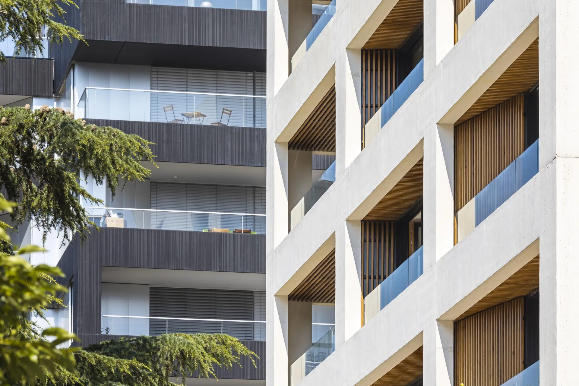 La diversité architecturale contribue à l’identité de cet ensemble. LE_PENHUEL_Z ARCHITECTURE_Lyon_logt_Logements_S-Grazia_photo-SG-2018-LE_PENHUEL-Z_ARCH-logements-lyon-IMP-A-31_1.jpg