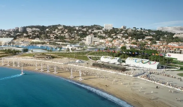 Nouvelle marina olympique à Marseille, vue de mer Nouvelle marina olympique à Marseille, vue de mer