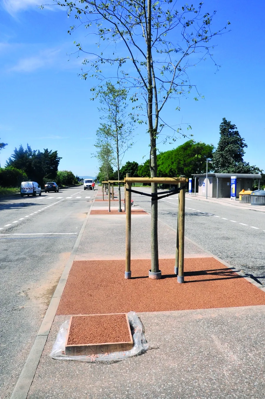 Un réaménagement réussi. Le béton drainant participe tout à la fois à la rénovation de l’aire d’autoroute, à l’amélioration du confort des usagers et à un meilleur respect de l’environnement. Un réaménagement réussi. Le béton drainant participe tout à la fois à la rénovation de l’aire d’autoroute, à l’amélioration du confort des usagers et à un meilleur respect de l’environnement.