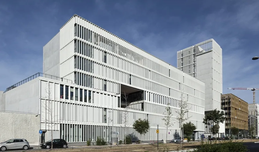 Avec sa densité importante, le campus Sud des Métiers répond aux ambitions d’un nouveau paradigme de ville dans lequel, pour éviter l’étalement urbain, on décloisonne les usages.