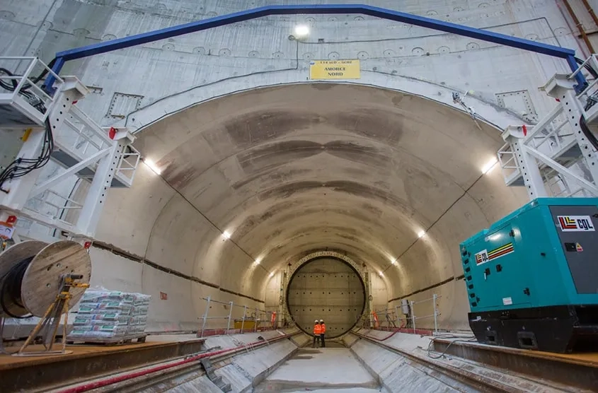 Amorces d’un tunnel réalisées depuis le puits.