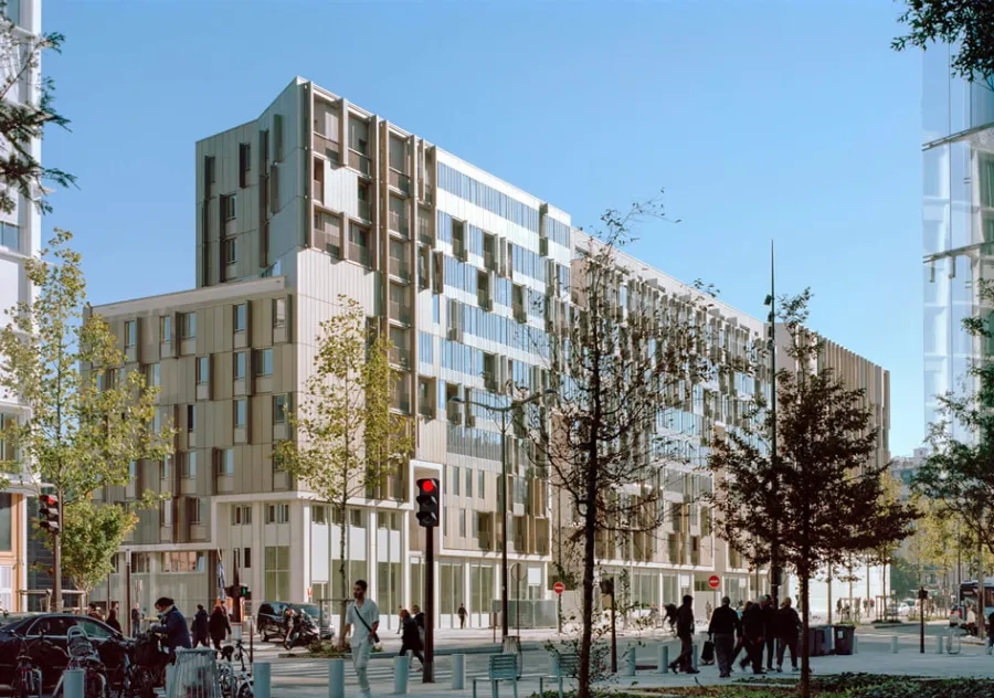 L’immeuble contribue au lien Paris/banlieue.