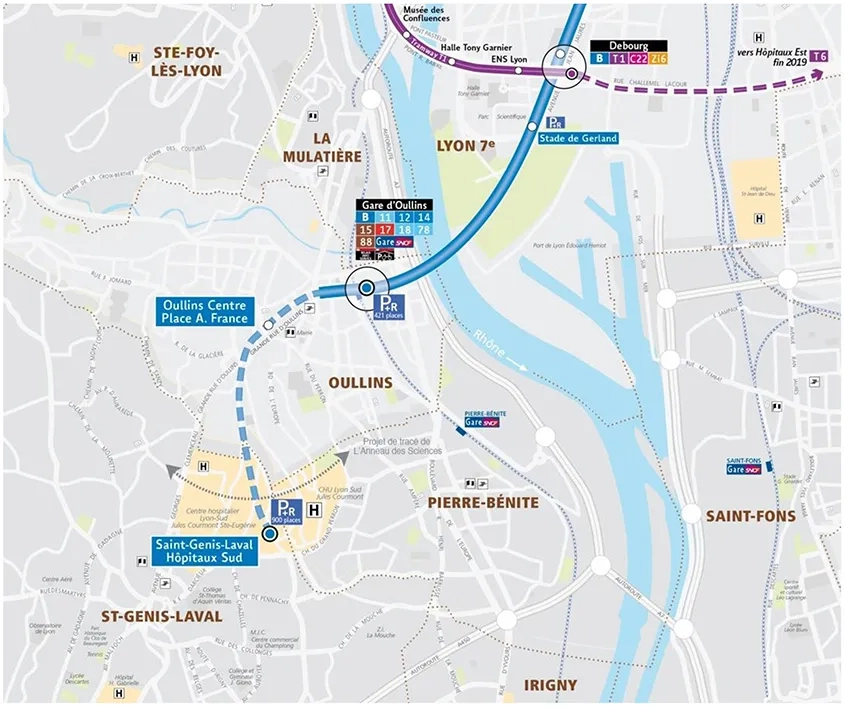 © SYTRAL (MOA) La nouvelle ligne (2,4 km) compte la gare d’Oullins Centre et la gare Saint-Genis-Laval – Hôpitaux Sud, à la fois nouveau terminus et pôle multimodal.