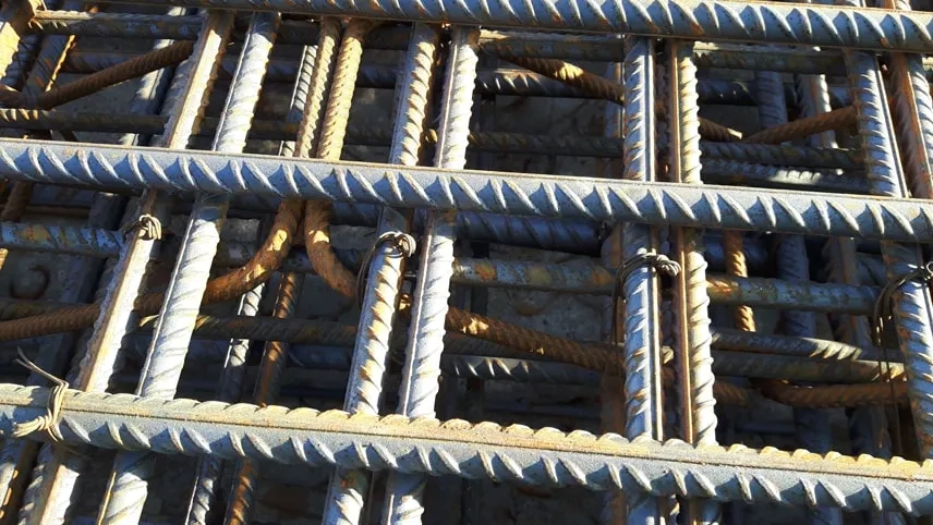 Ferraillage du hourdis inférieur. La densité d’armatures de cette dalle est très importante (environ 300 kg/m3, contre 250 kg/m3 pour le hourdis supérieur). ©DIR Med