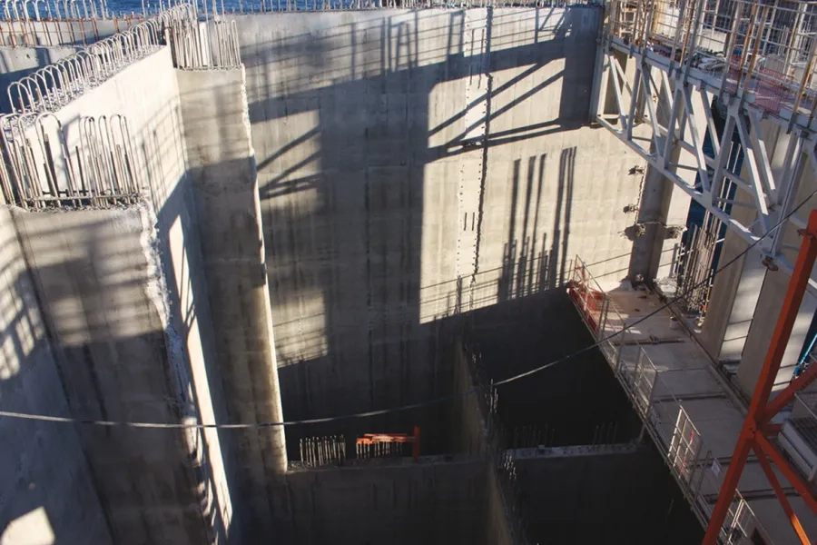 Vue de la future chambre Jarlan, dont la fonction est d’atténuer l’énergie des vagues. Vue de la future chambre Jarlan, dont la fonction est d’atténuer l’énergie des vagues.