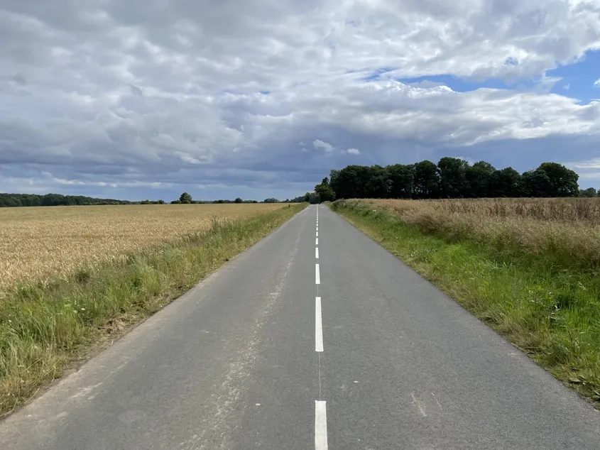 Réhabilitation de la RD119 achevée. Accotements rehaussés et signalisation horizontale réalisée. (©Fenêtre sur cour)