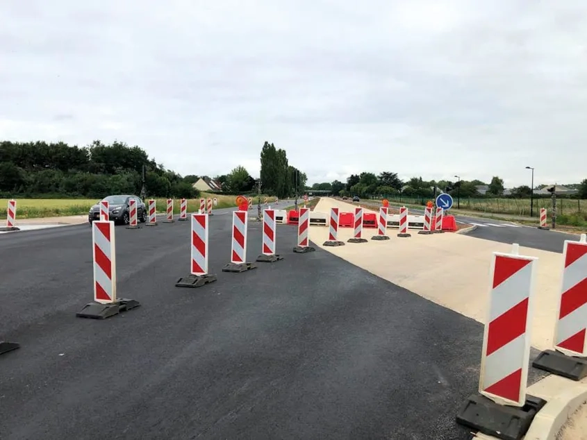 Le franchissement du giratoire des Deux-Plessis, à l’intersection de l’avenue du 8-Mai-1945, de celle des Régalles et de la rue de la Grange à Savigny-le-Temple. Le franchissement du giratoire des Deux-Plessis, à l’intersection de l’avenue du 8-Mai-1945, de celle des Régalles et de la rue de la Grange à Savigny-le-Temple.