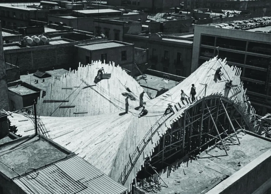 Salle des marchés de la bourse mexicaine, Mexico, 1955 - © AAM FA-UNAM