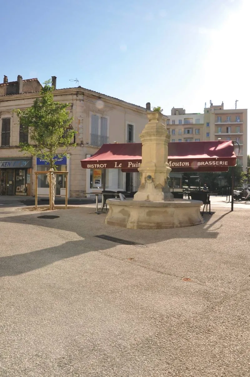 Le béton drainant, une solution e cace contre l’« inondabilité chronique ». Le béton drainant, une solution e cace contre l’« inondabilité chronique ».