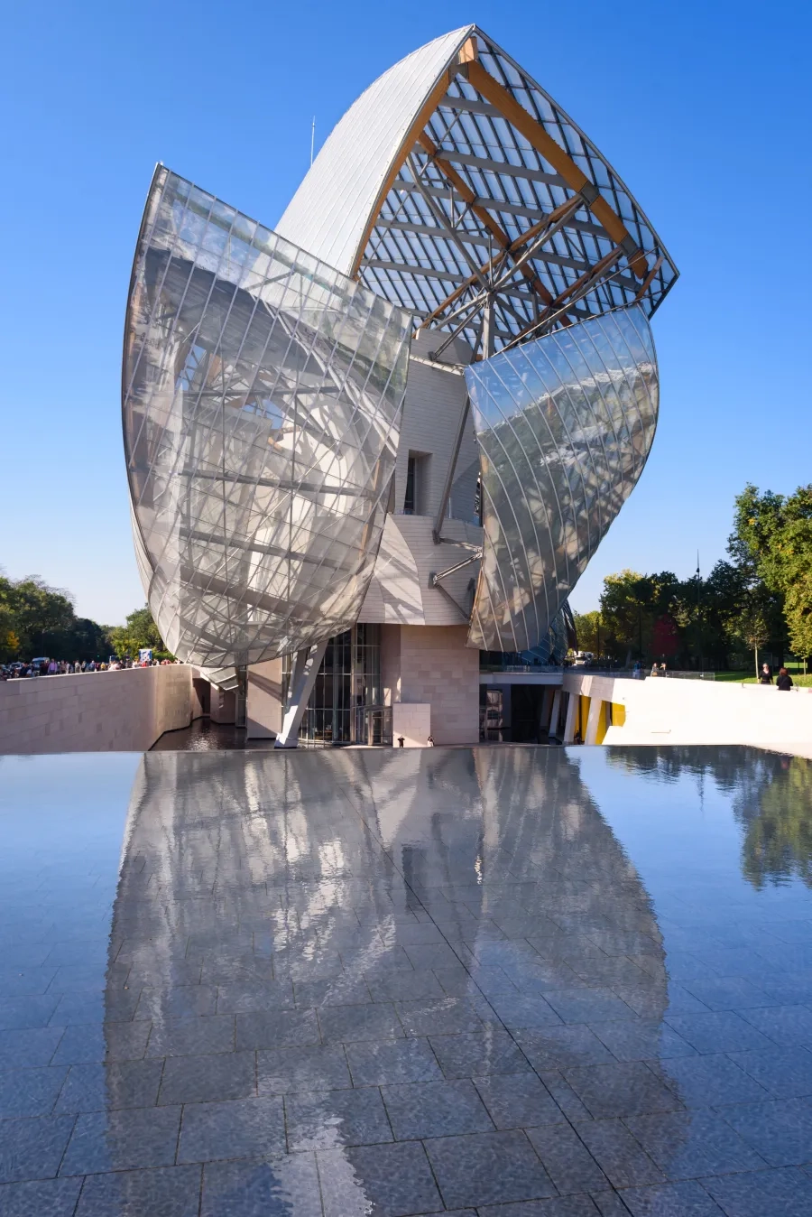 Fondation Louis Vuitton, Paris. Archi. : Franck Gehry/Shutterstock.com Photo fondation Louis Vuitton à Paris