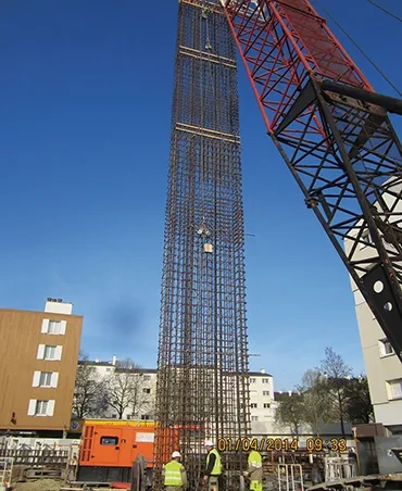 Chantier de la ligne b du métro de rennes – intégration des tuyaux géothermiques : dans les piédroits, puis reliés à une pompe à chaleur Chantier de la ligne b du métro de rennes – intégration des tuyaux géothermiques : dans les piédroits, puis reliés à une pompe à chaleur