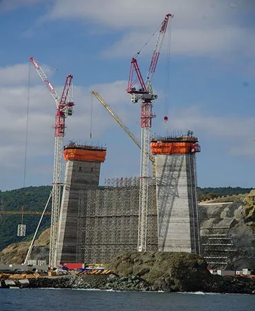 Ils sont réalisés jusqu’à 208 m de hauteur avec un coffrage glissant. Ils sont réalisés jusqu’à 208 m de hauteur avec un coffrage glissant.