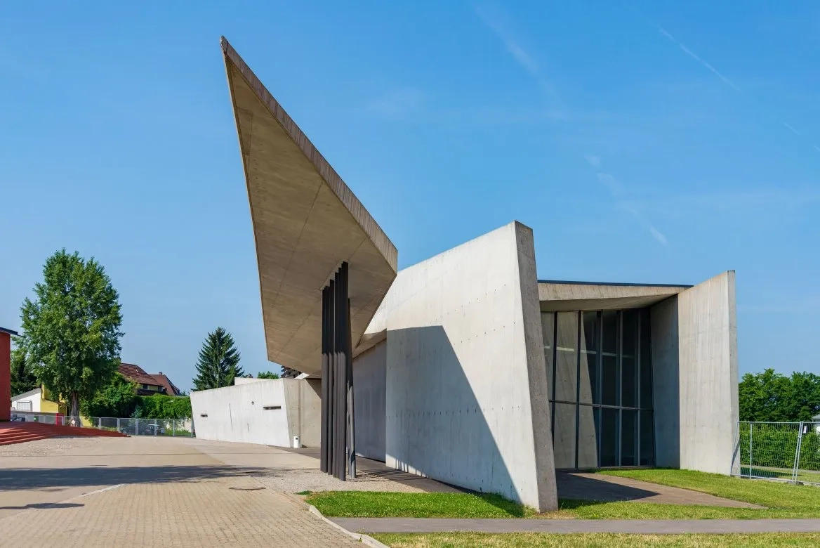 Caserne de pompier, par Zaha Hadid, sur le Vitra Campus, Weil-am-Rhein